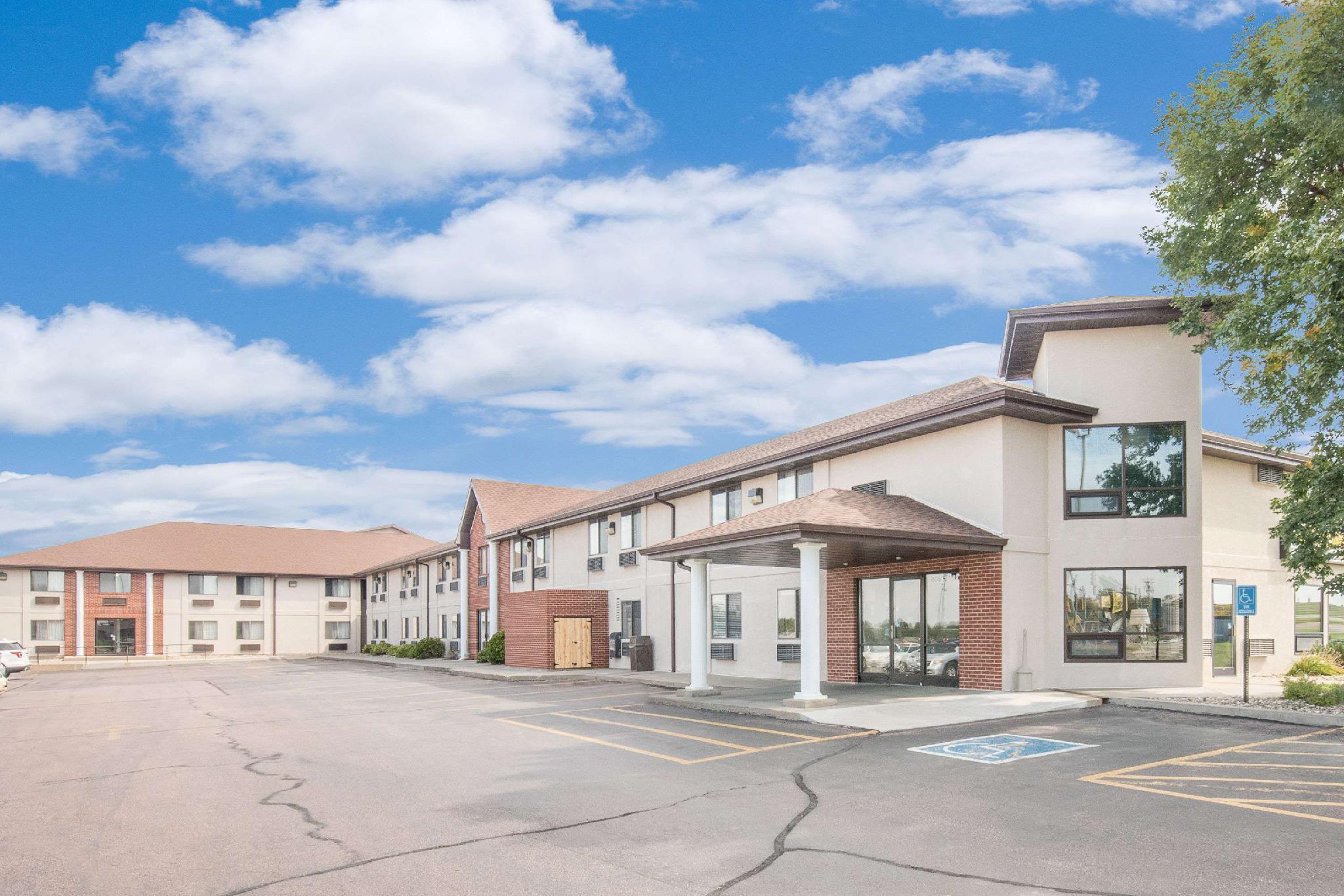 Days Inn By Wyndham Mitchell Sd Eksteriør billede